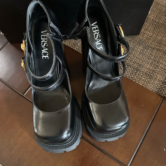 Versace Black Heels with Glossy Finish and Platform Sole - Picture 1 of 5